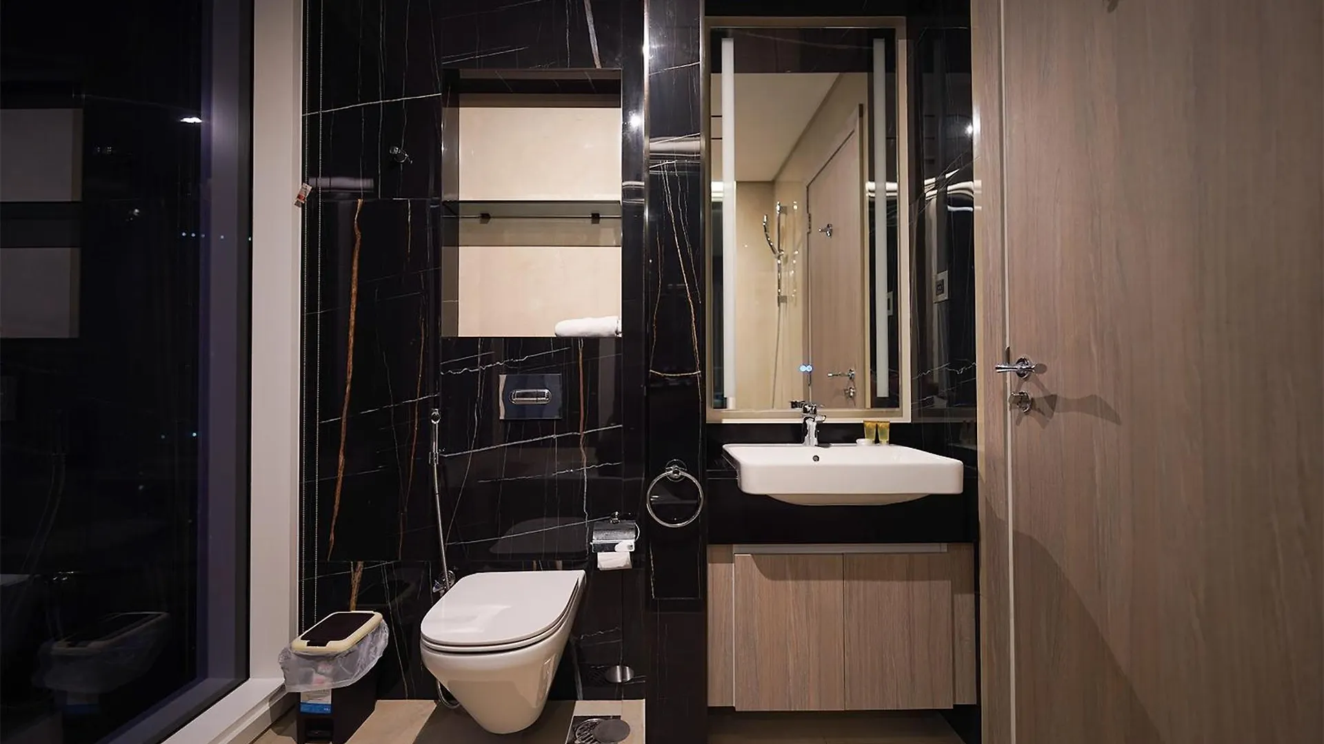 Apartment Brown Stone Holiday Homes Me Do Re Dubai United Arab Emirates