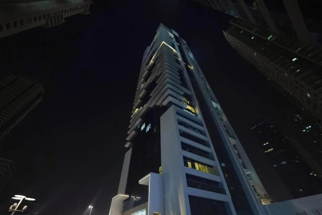 Apartment Brown Stone Holiday Homes Me Do Re Dubai